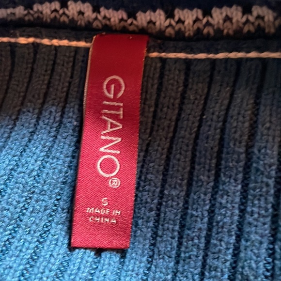 Gitano Vintage blue off shoulder sweater w/ white/grey/ black pattern on collar - Picture 5 of 5